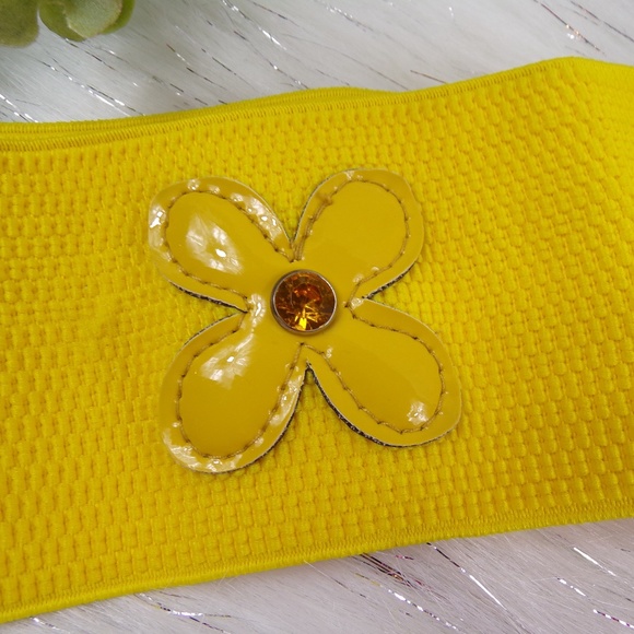 Yellow Wide Waist Stretch Belt - Picture 3 of 4